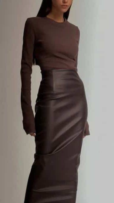 petite capsule wardrobe neutrals